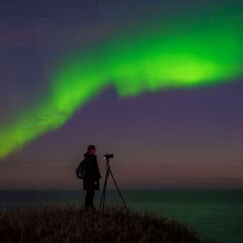 Die Krisenlage bleibt. Gleichzeitig zeigen sich in unserer tiefenpsychologischen Forschung beim rheingold Institut erste Hinweise auf einen Stimmungsumschwung: Wir bewegen uns aus der „gefühlten Nachspielzeit“ (Rückzug, Abwarten, Konservieren) in Richtung „Zeit des Erwachens“.